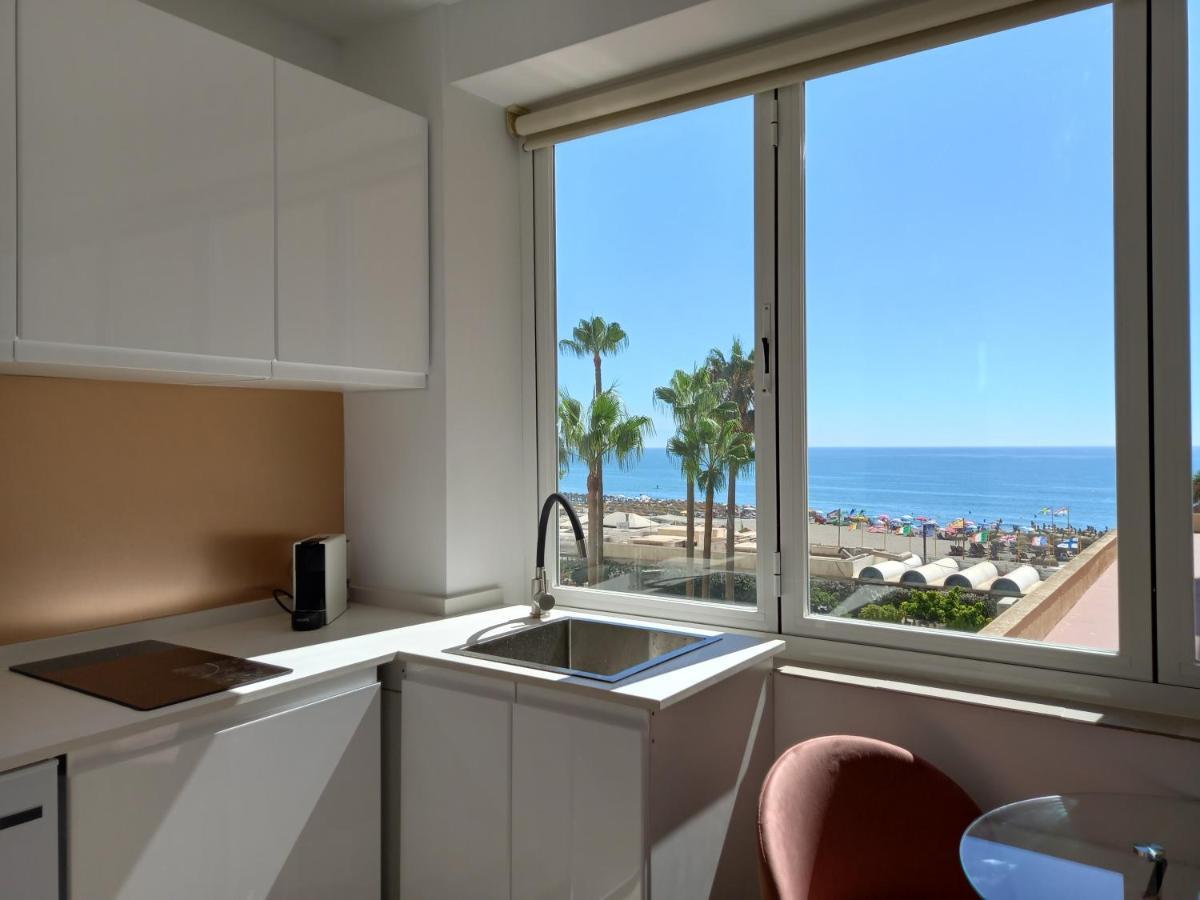 Torremolinos,Estudio Junto Al Mar En La Carihuela Exterior photo